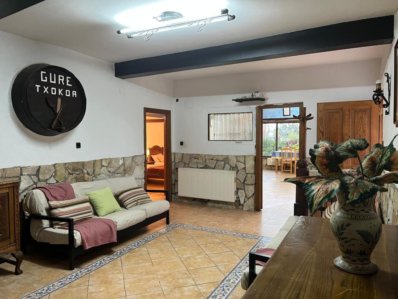 Ferienwohnung Bilbo Near Atico Rural Con Terraza Basauri Exterior foto